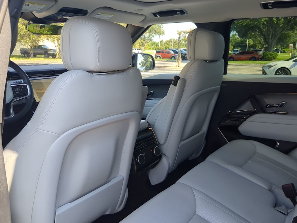 Thumbnail: 2023 Land Rover Range Rover Sport - 12