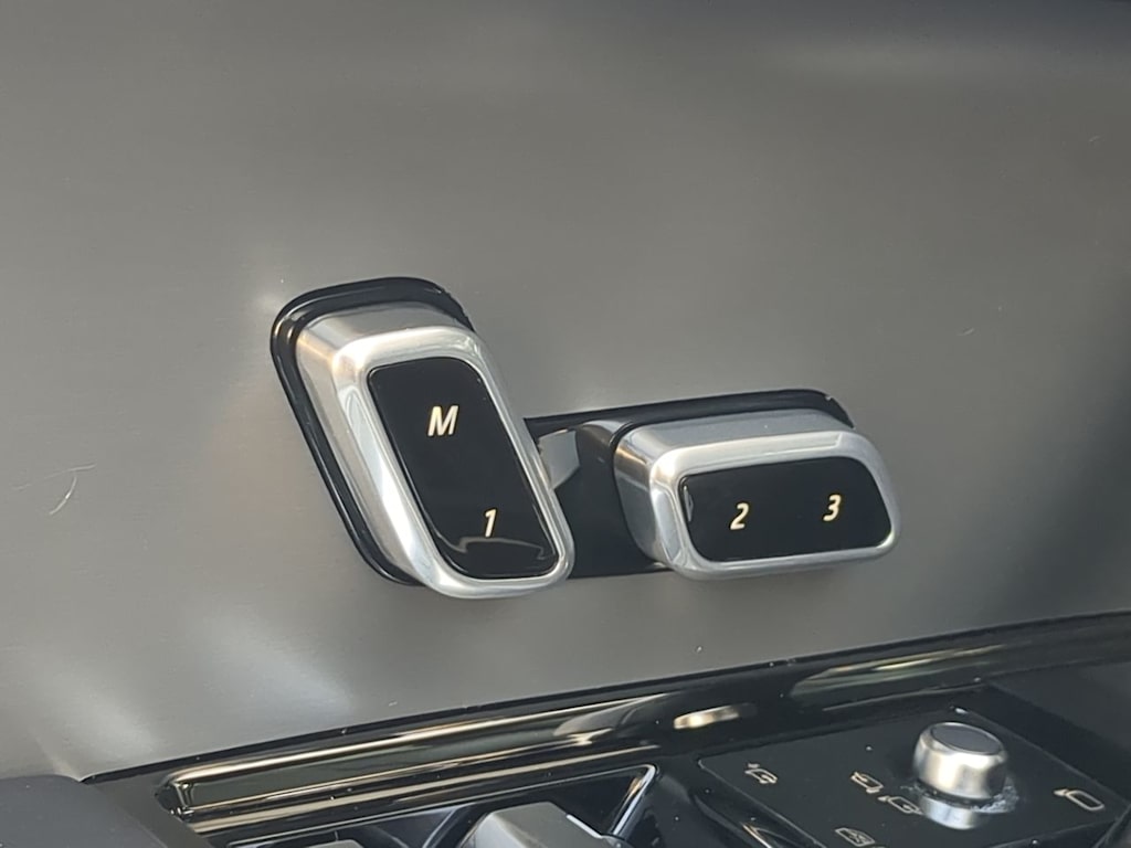 Thumbnail: 2025 Land Rover Range Rover Sport - 26