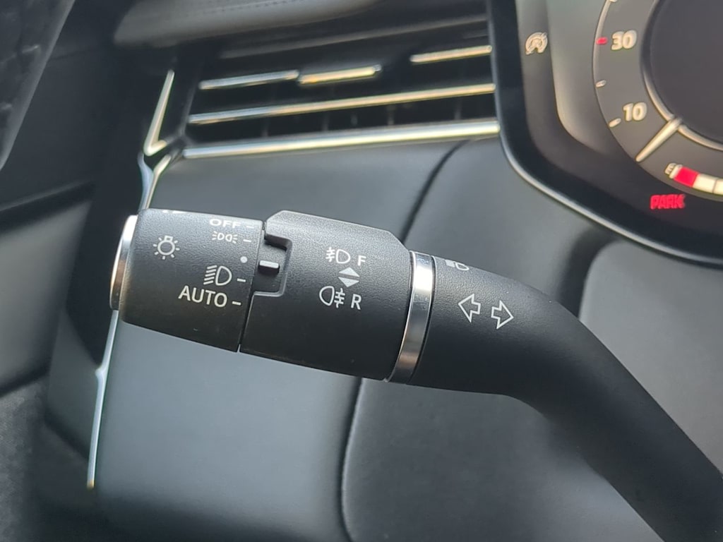 Thumbnail: 2025 Land Rover Range Rover Sport - 34