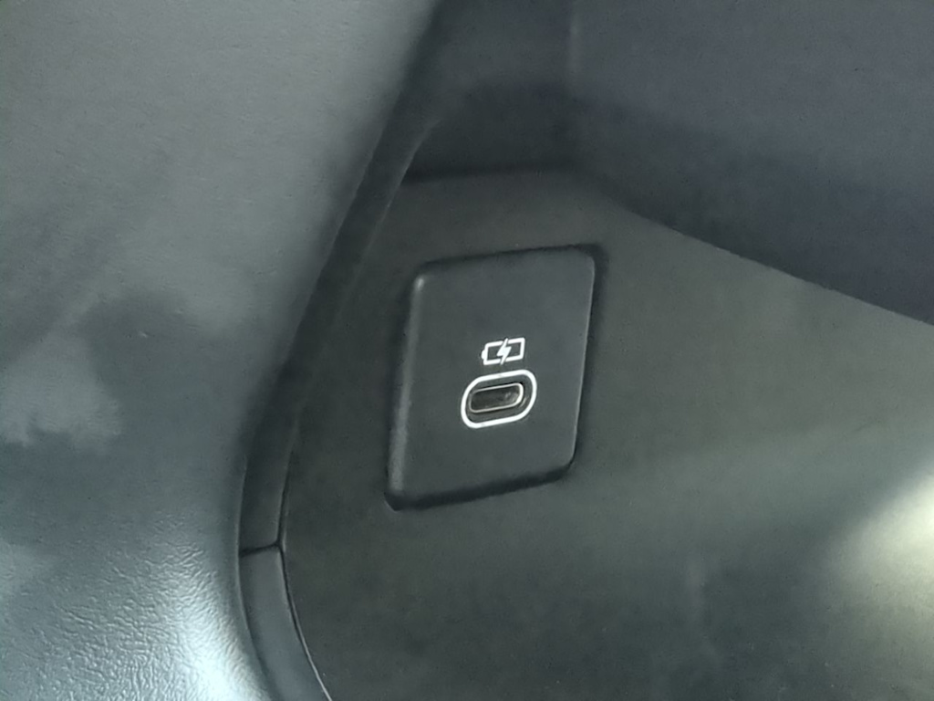 Thumbnail: 2025 Land Rover Range Rover Sport - 38