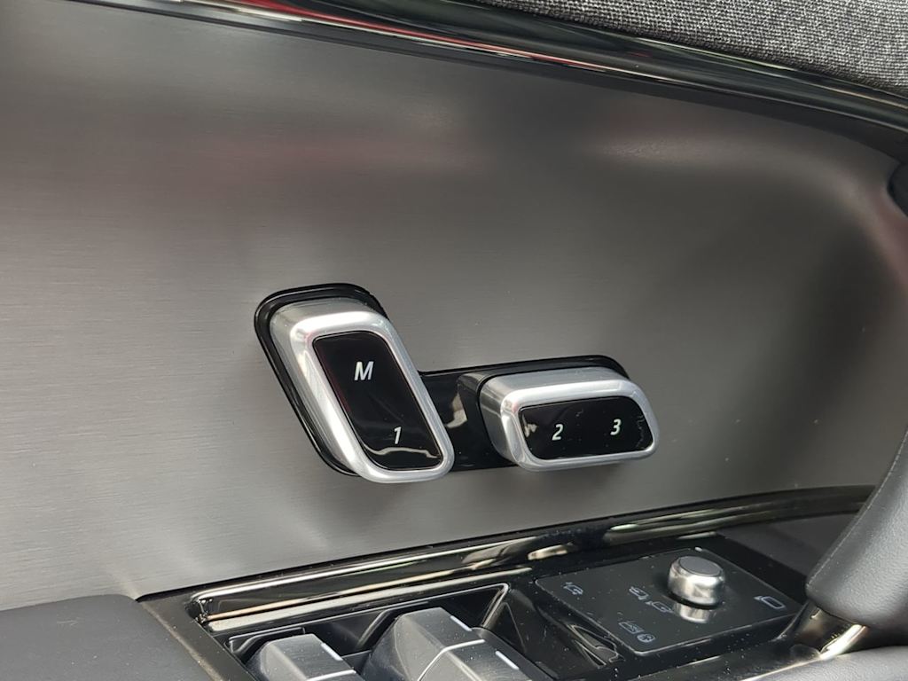 Thumbnail: 2025 Land Rover Range Rover Sport - 26