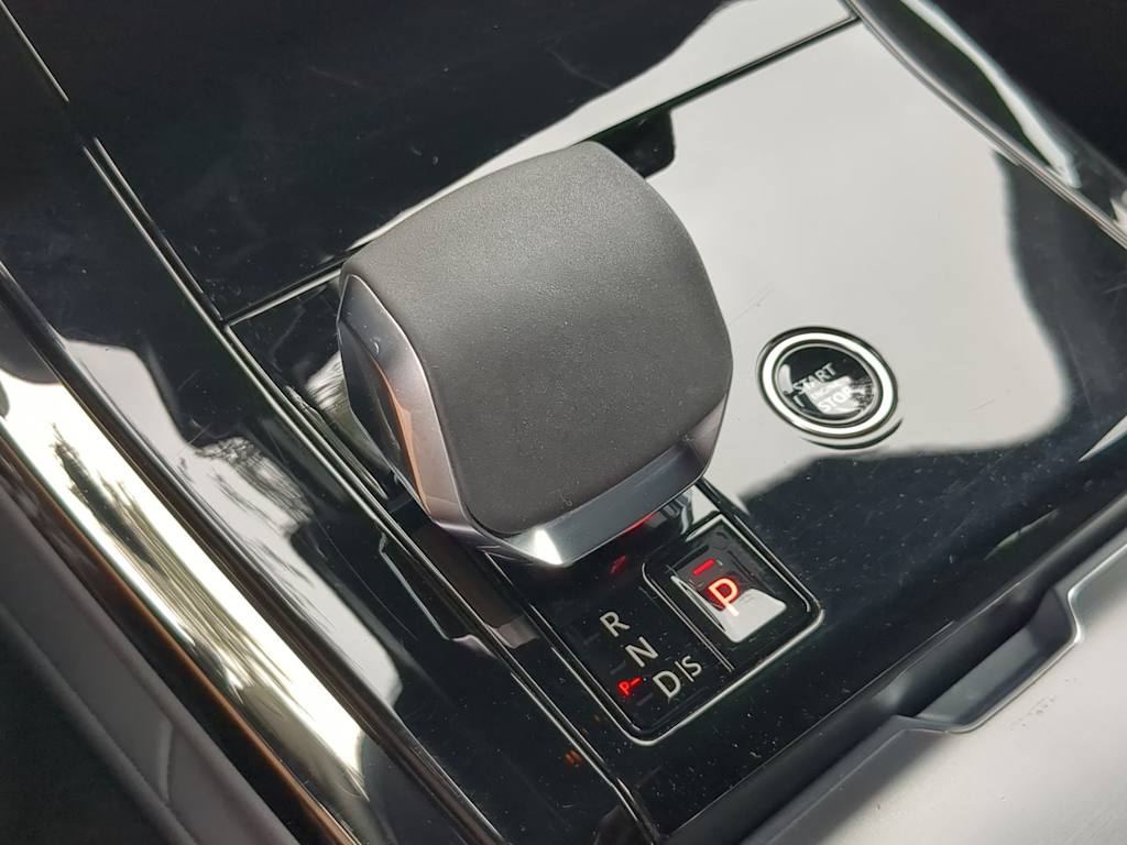 Thumbnail: 2025 Land Rover Range Rover Sport - 14