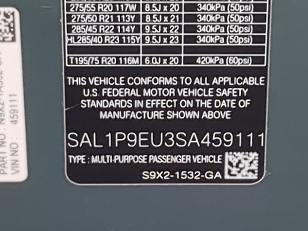 Thumbnail: 2025 Land Rover Range Rover Sport - 17