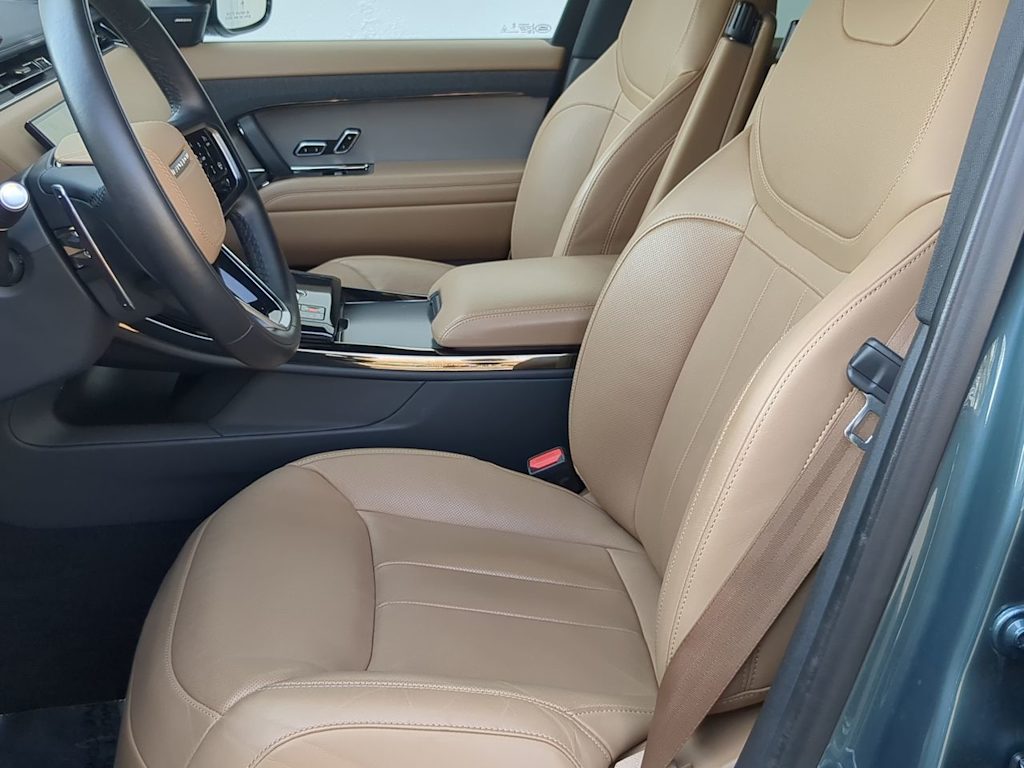 Thumbnail: 2025 Land Rover Range Rover Sport - 9