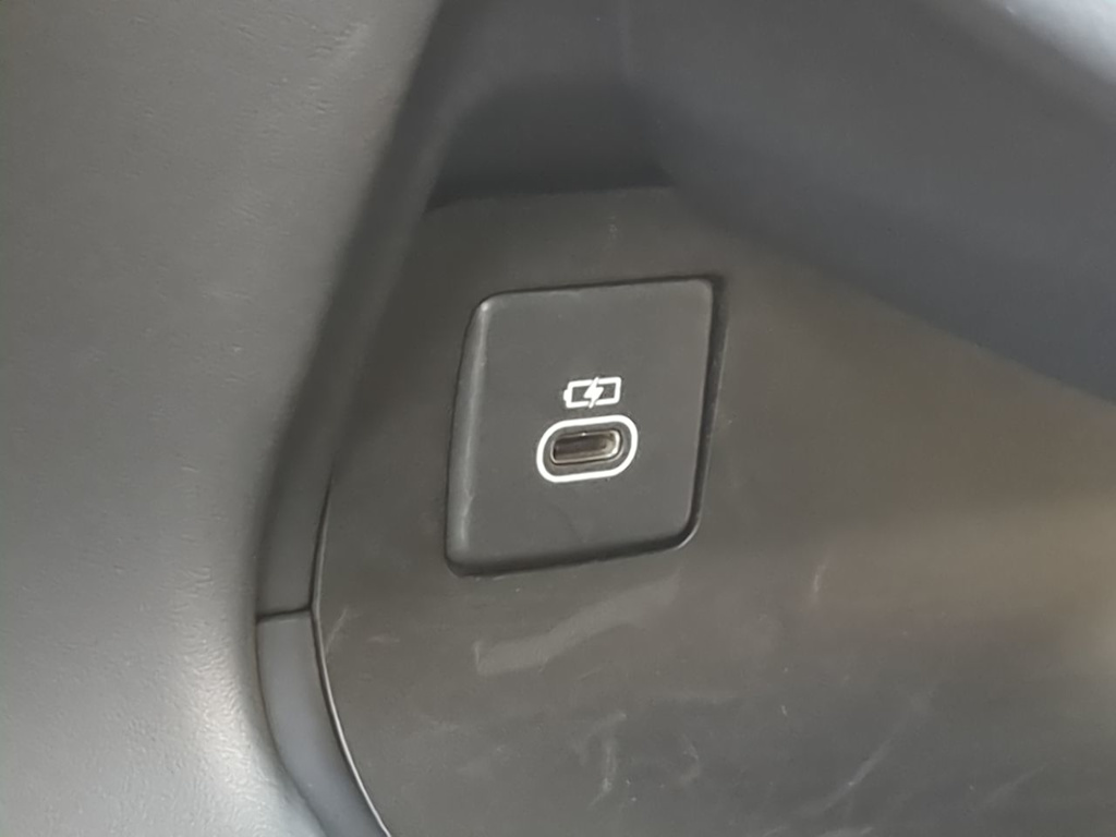 Thumbnail: 2025 Land Rover Range Rover Sport - 36