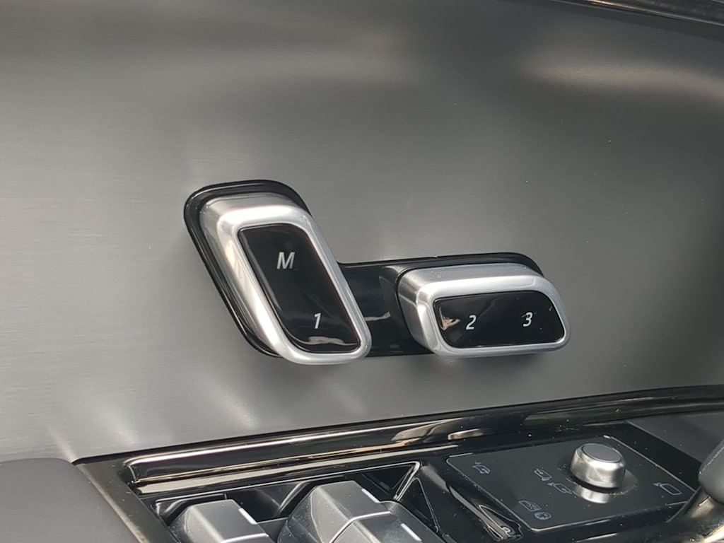 Thumbnail: 2025 Land Rover Range Rover Sport - 26