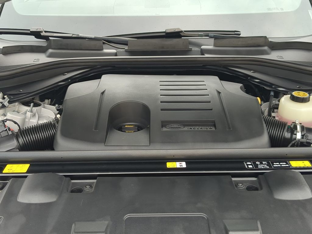 Thumbnail: 2025 Land Rover Range Rover Sport - 8