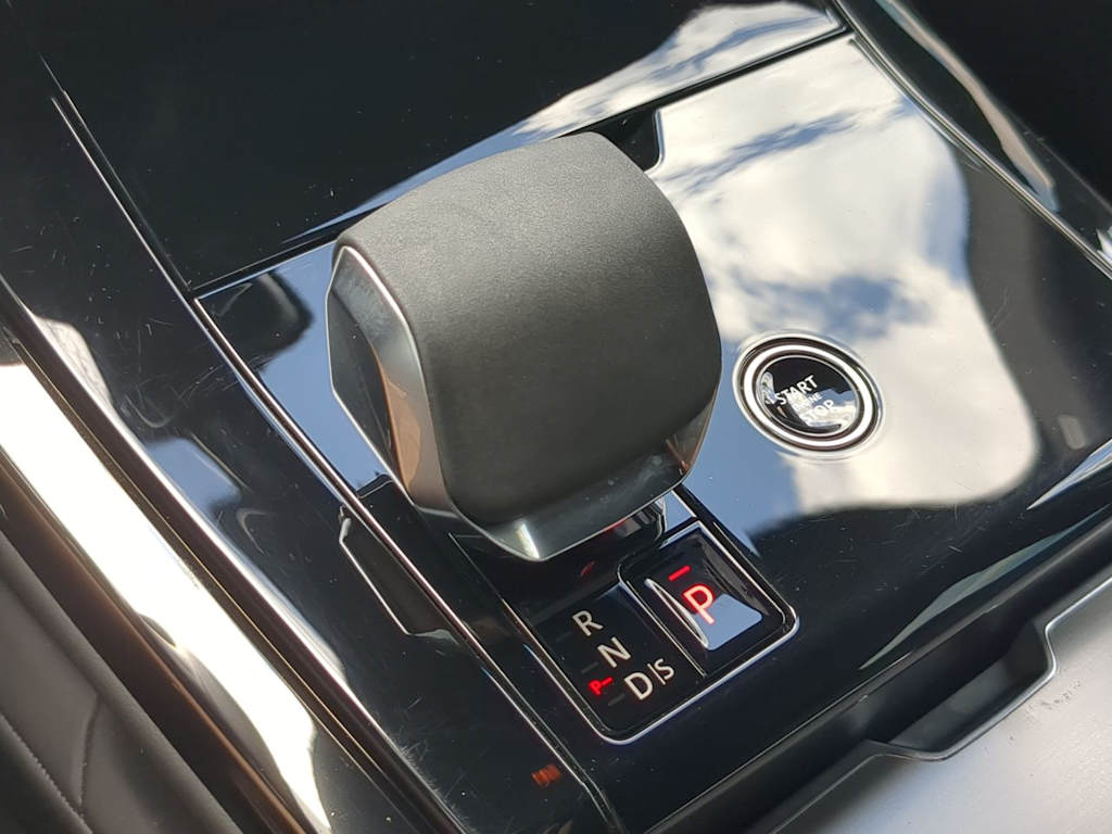 Thumbnail: 2025 Land Rover Range Rover Sport - 14