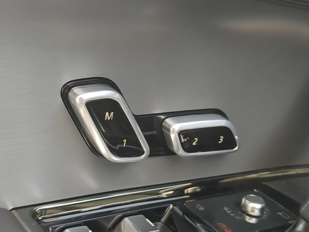 Thumbnail: 2025 Land Rover Range Rover Sport - 27