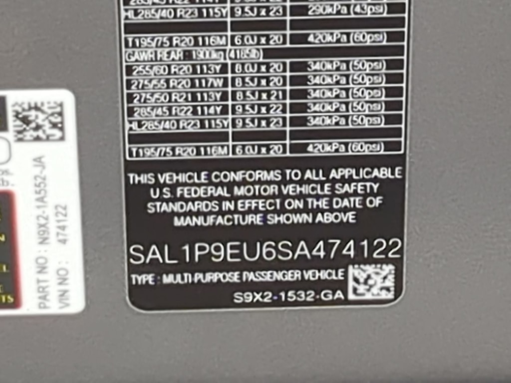 Thumbnail: 2025 Land Rover Range Rover Sport - 17