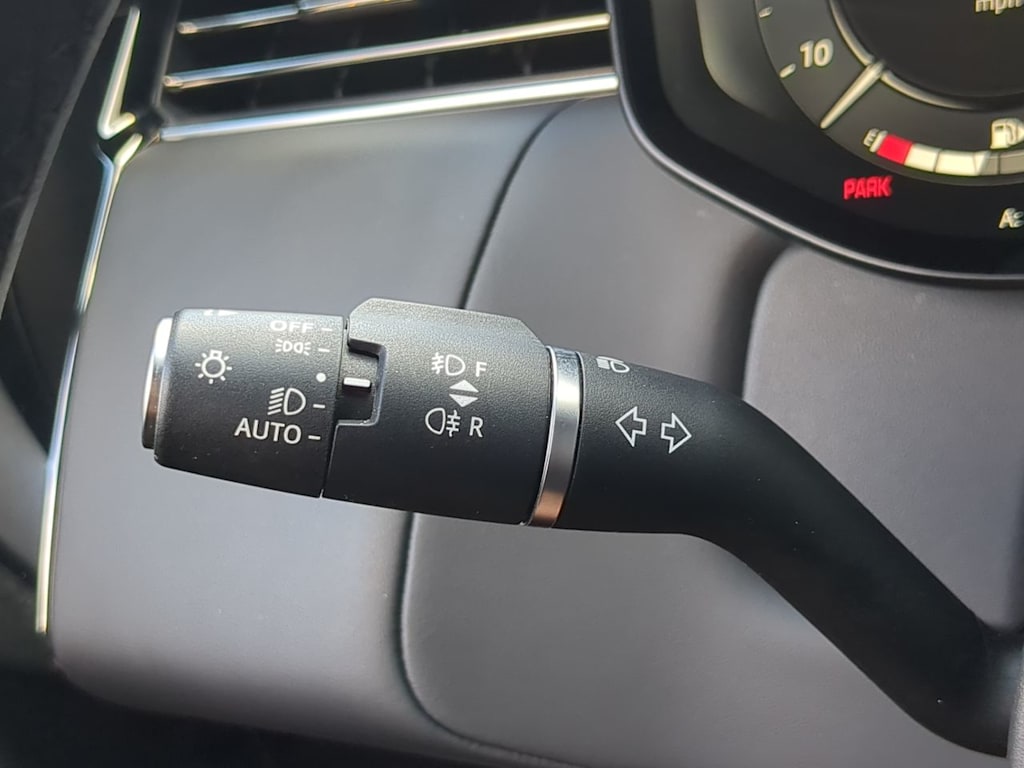 Thumbnail: 2025 Land Rover Range Rover Sport - 34