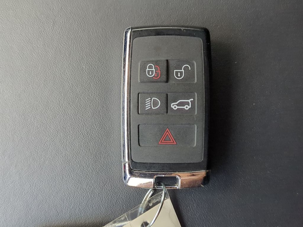 Thumbnail: 2025 Land Rover Range Rover Sport - 16