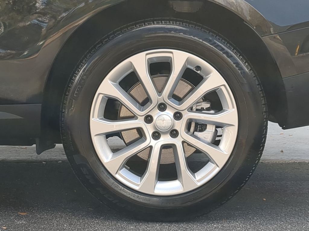 Thumbnail: 2025 Land Rover Range Rover Sport - 6