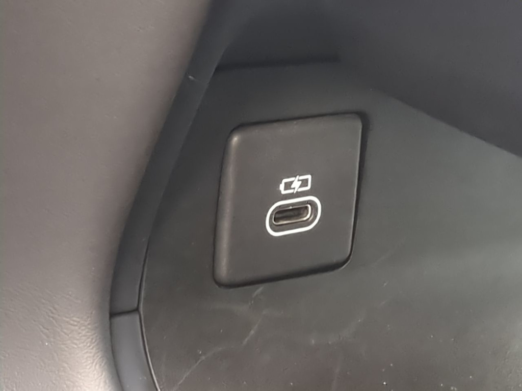 Thumbnail: 2025 Land Rover Range Rover Sport - 38