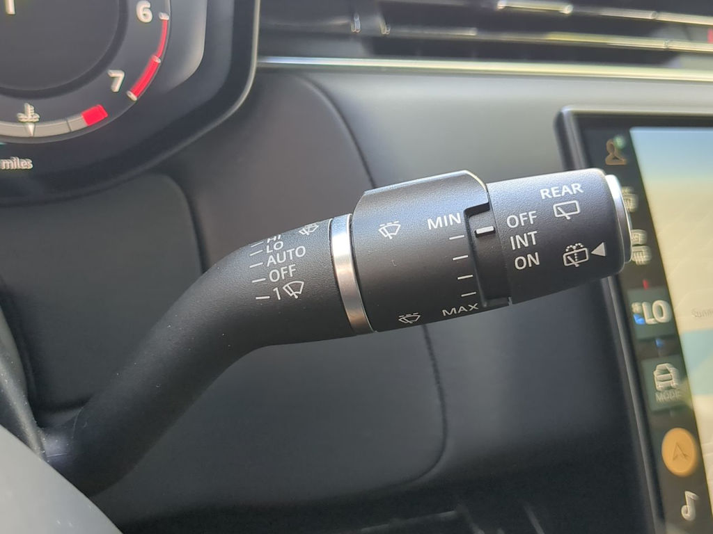 Thumbnail: 2025 Land Rover Range Rover Sport - 32