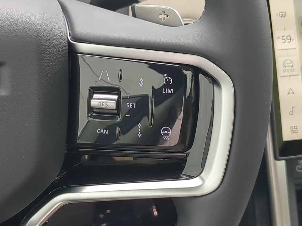 Thumbnail: 2025 Land Rover Discovery Sport - 32