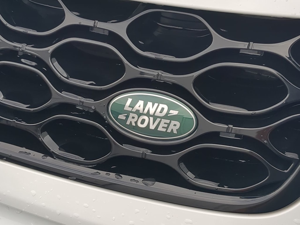 Thumbnail: 2025 Land Rover Discovery Sport - 7