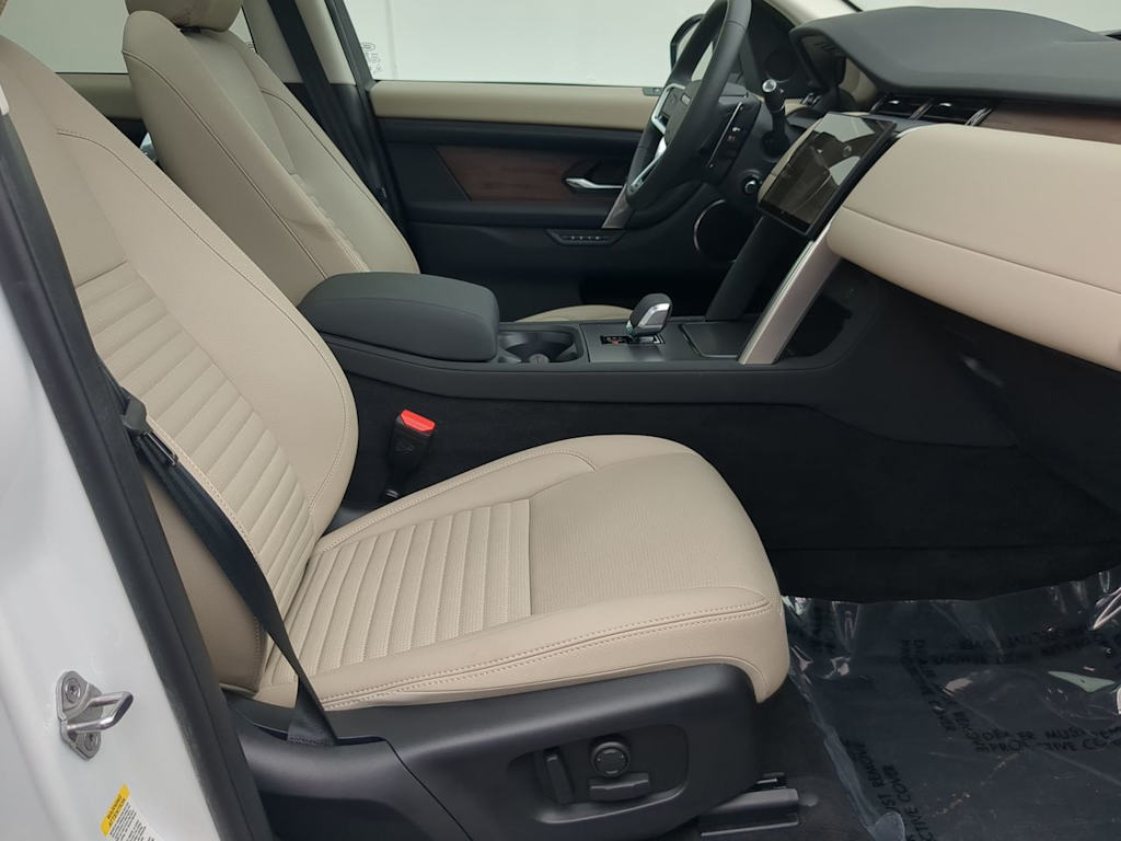 Thumbnail: 2025 Land Rover Discovery Sport - 12