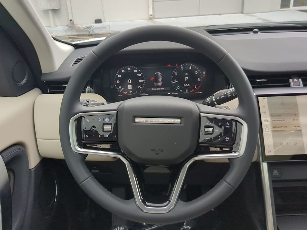 Thumbnail: 2025 Land Rover Discovery Sport - 14