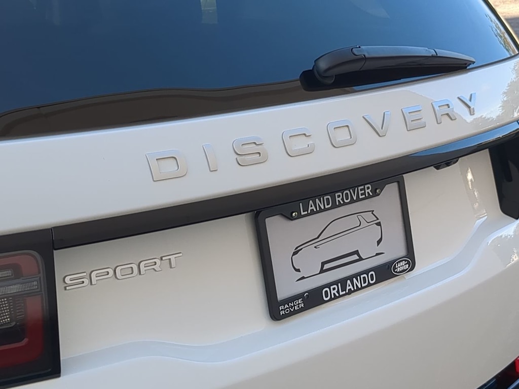 Thumbnail: 2025 Land Rover Discovery Sport - 25