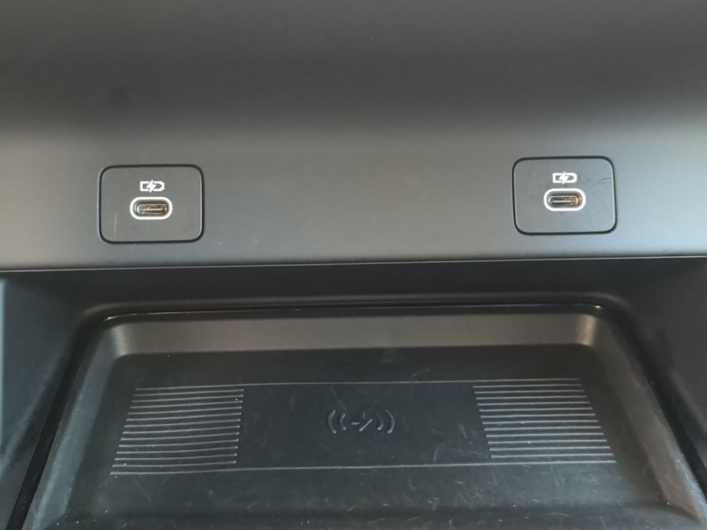 Thumbnail: 2025 Land Rover Discovery Sport - 37