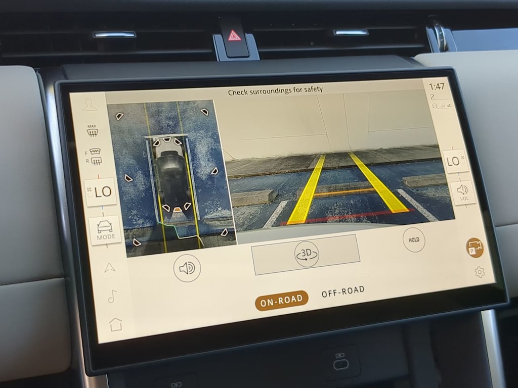 Thumbnail: 2025 Land Rover Discovery Sport - 35