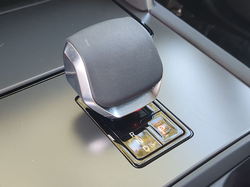 Thumbnail: 2025 Land Rover Discovery Sport - 19