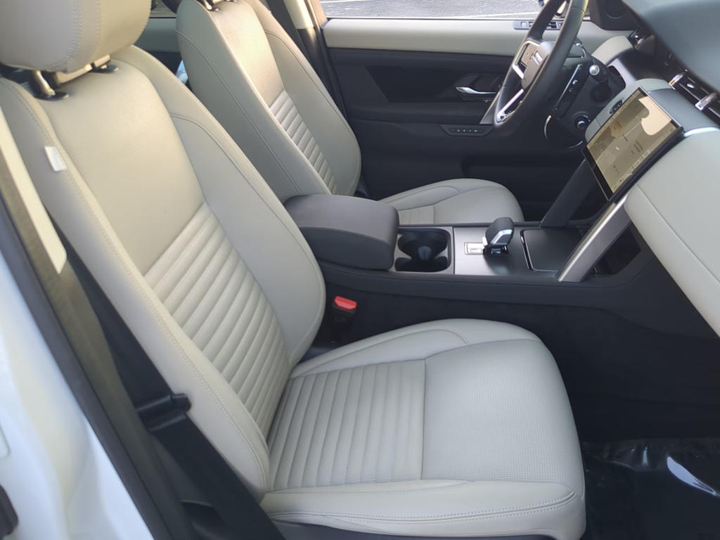 Thumbnail: 2025 Land Rover Discovery Sport - 12