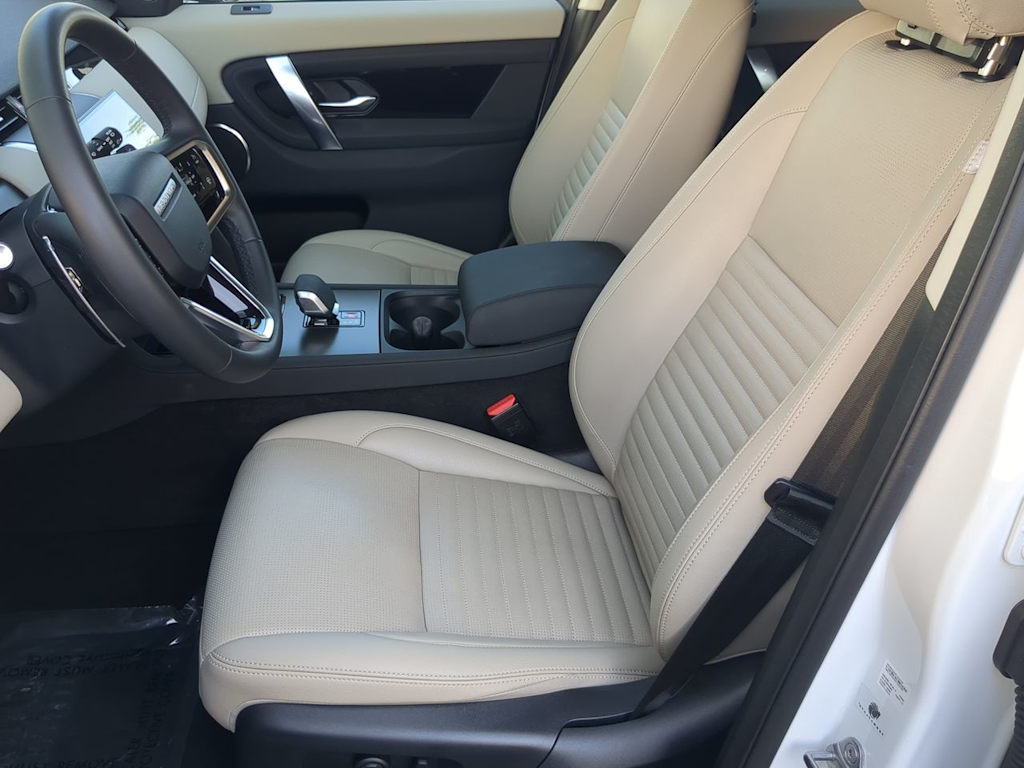 Thumbnail: 2025 Land Rover Discovery Sport - 11