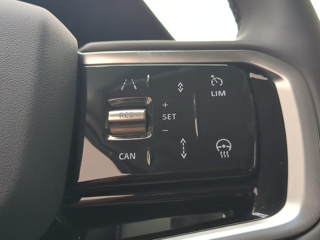 Thumbnail: 2025 Land Rover Discovery Sport - 32
