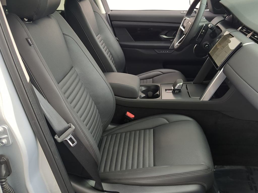 Thumbnail: 2025 Land Rover Discovery Sport - 11