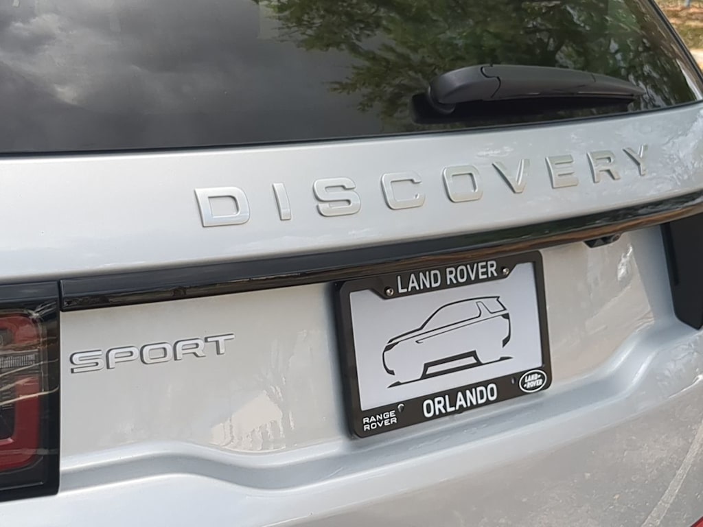 Thumbnail: 2025 Land Rover Discovery Sport - 25