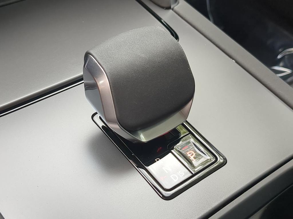Thumbnail: 2025 Land Rover Discovery Sport - 17