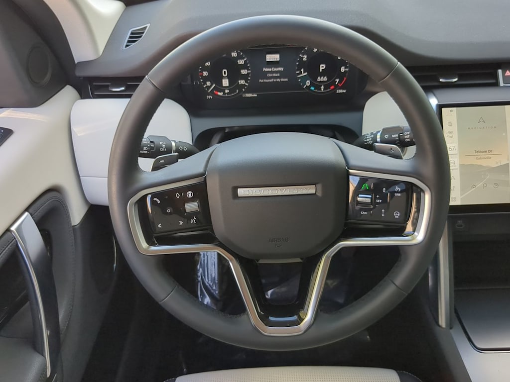 Thumbnail: 2025 Land Rover Discovery Sport - 13