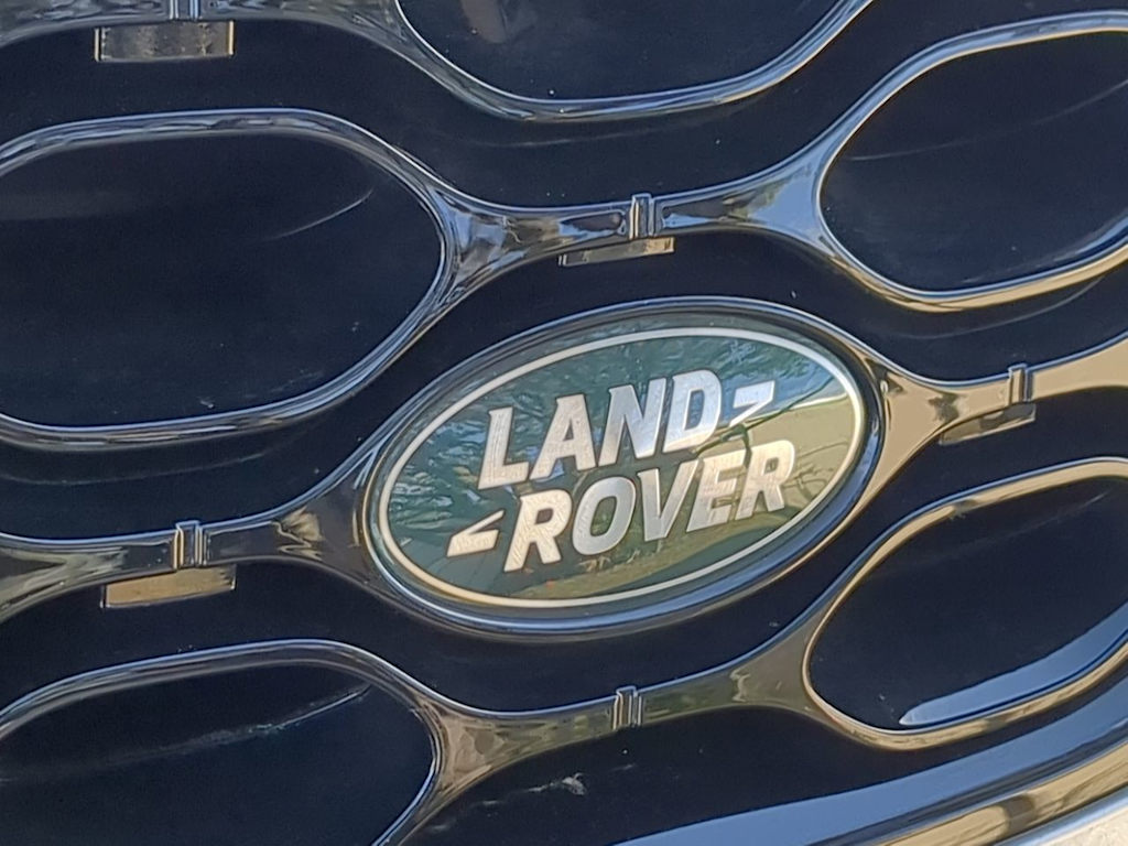 Thumbnail: 2025 Land Rover Discovery Sport - 7
