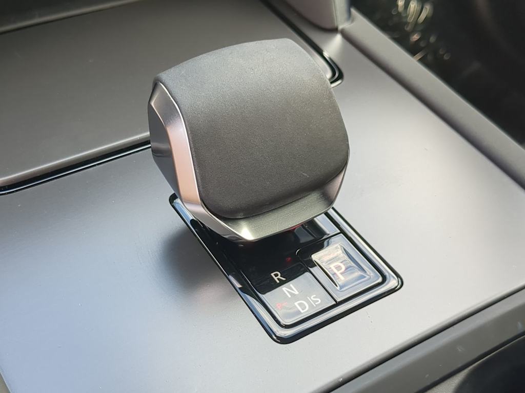 Thumbnail: 2025 Land Rover Discovery Sport - 15