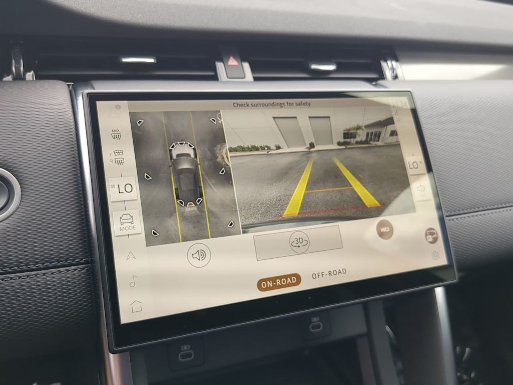 Thumbnail: 2025 Land Rover Discovery Sport - 35