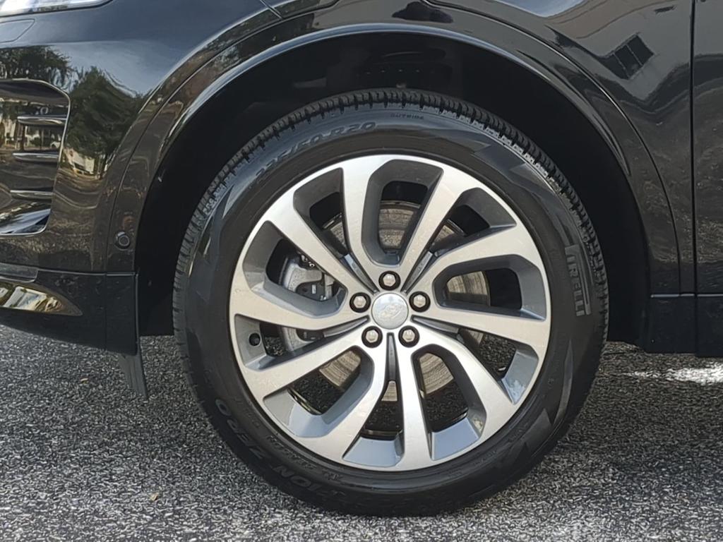 Thumbnail: 2025 Land Rover Discovery Sport - 7