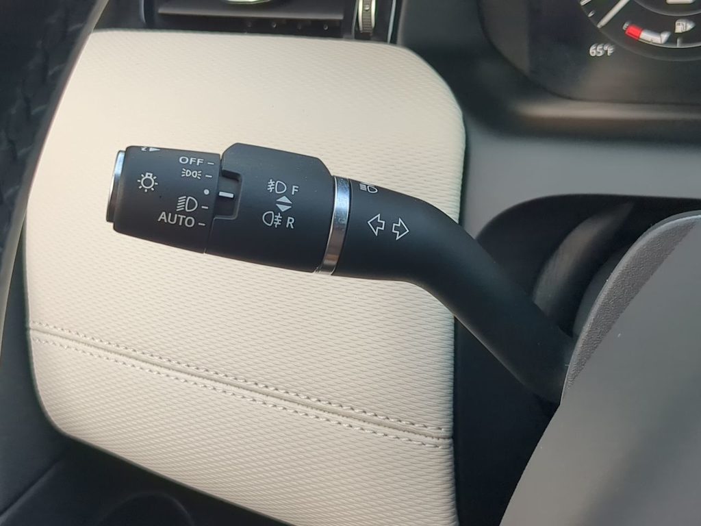 Thumbnail: 2025 Land Rover Discovery Sport - 34