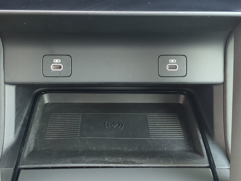 Thumbnail: 2025 Land Rover Discovery Sport - 37