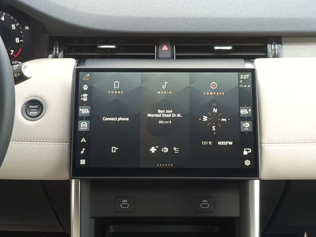 Thumbnail: 2025 Land Rover Discovery Sport - 14