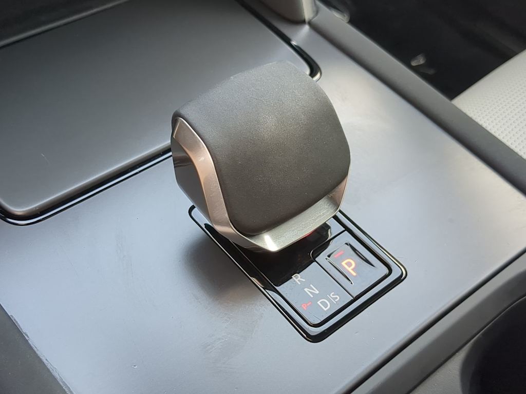 Thumbnail: 2025 Land Rover Discovery Sport - 17