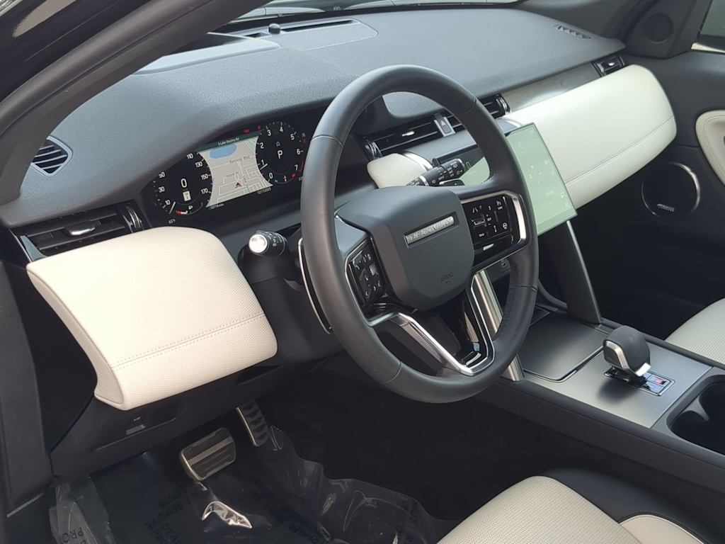 Thumbnail: 2025 Land Rover Discovery Sport - 2