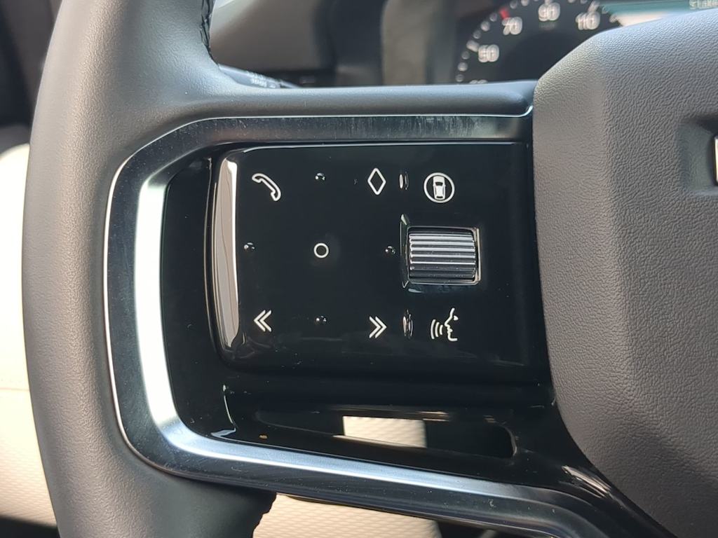 Thumbnail: 2025 Land Rover Discovery Sport - 31