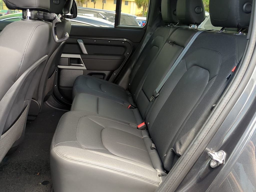 2024 Land Rover Defender 110 27
