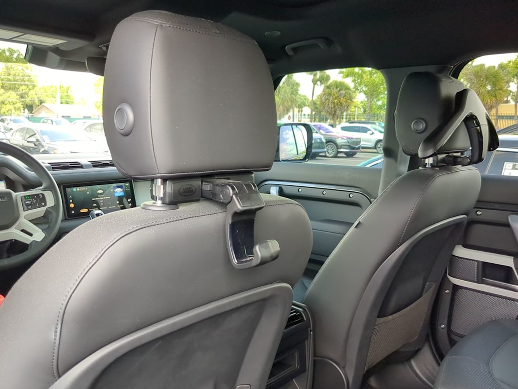 2024 Land Rover Defender 110 11