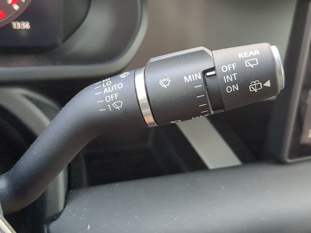 2024 Land Rover Defender 110 32