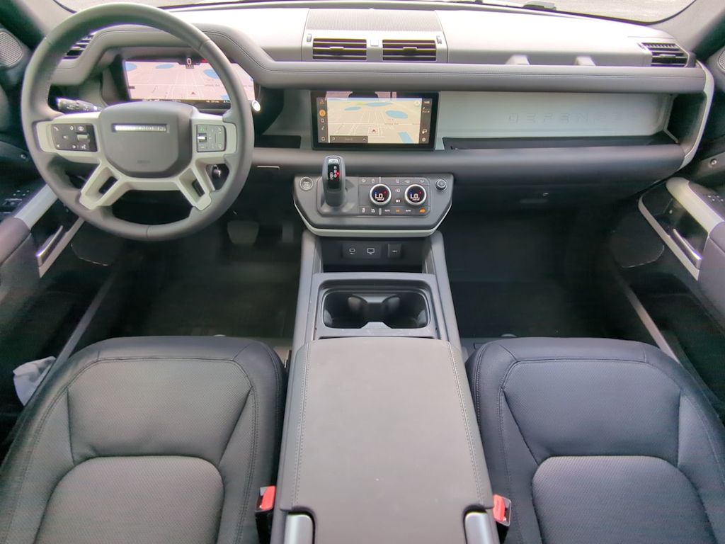 2024 Land Rover Defender 110 8