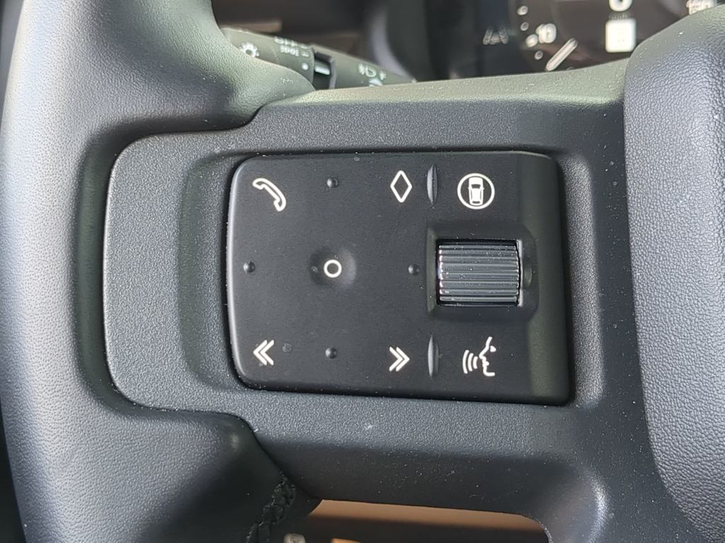 Thumbnail: 2025 Land Rover Defender - 32