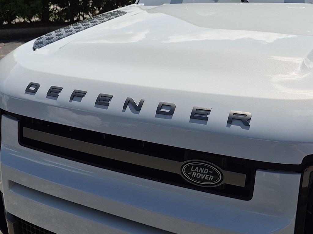 Thumbnail: 2023 Land Rover Defender - 24